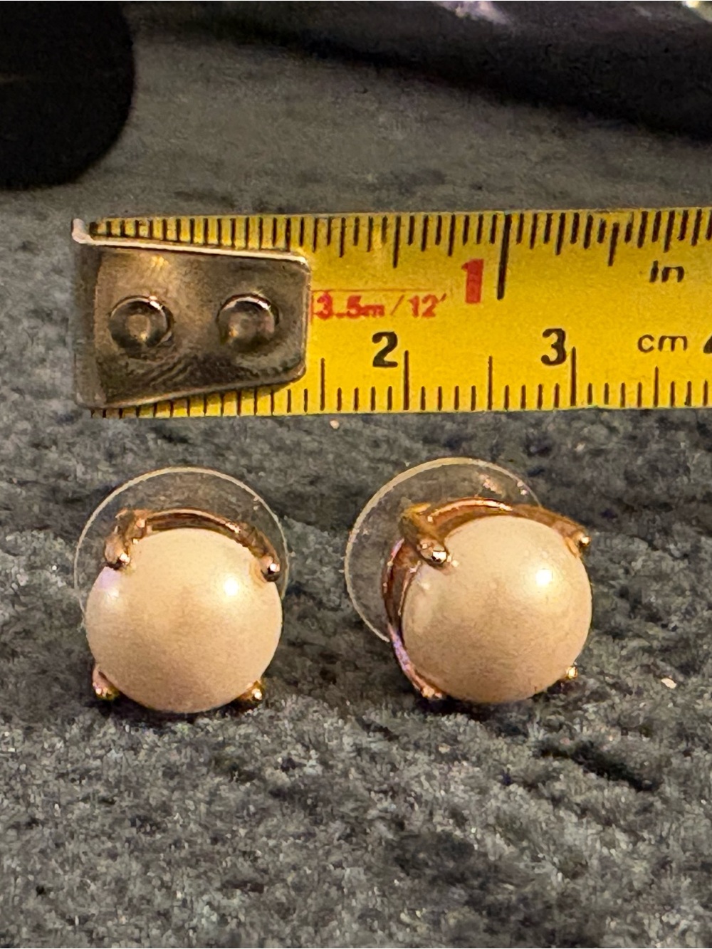 Kendra Scott Classic Gold-Setting Cream Stud Earrings